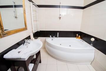 Фото номера Апартаменты Делюкс Отель Hotel &amp; Restauracja Gniecki г. Хрубешув 9