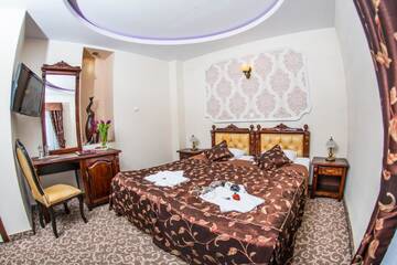 Фото номера Улучшенный двухместный номер с 1 кроватью Отель Hotel &amp; Restauracja Gniecki г. Хрубешув 2